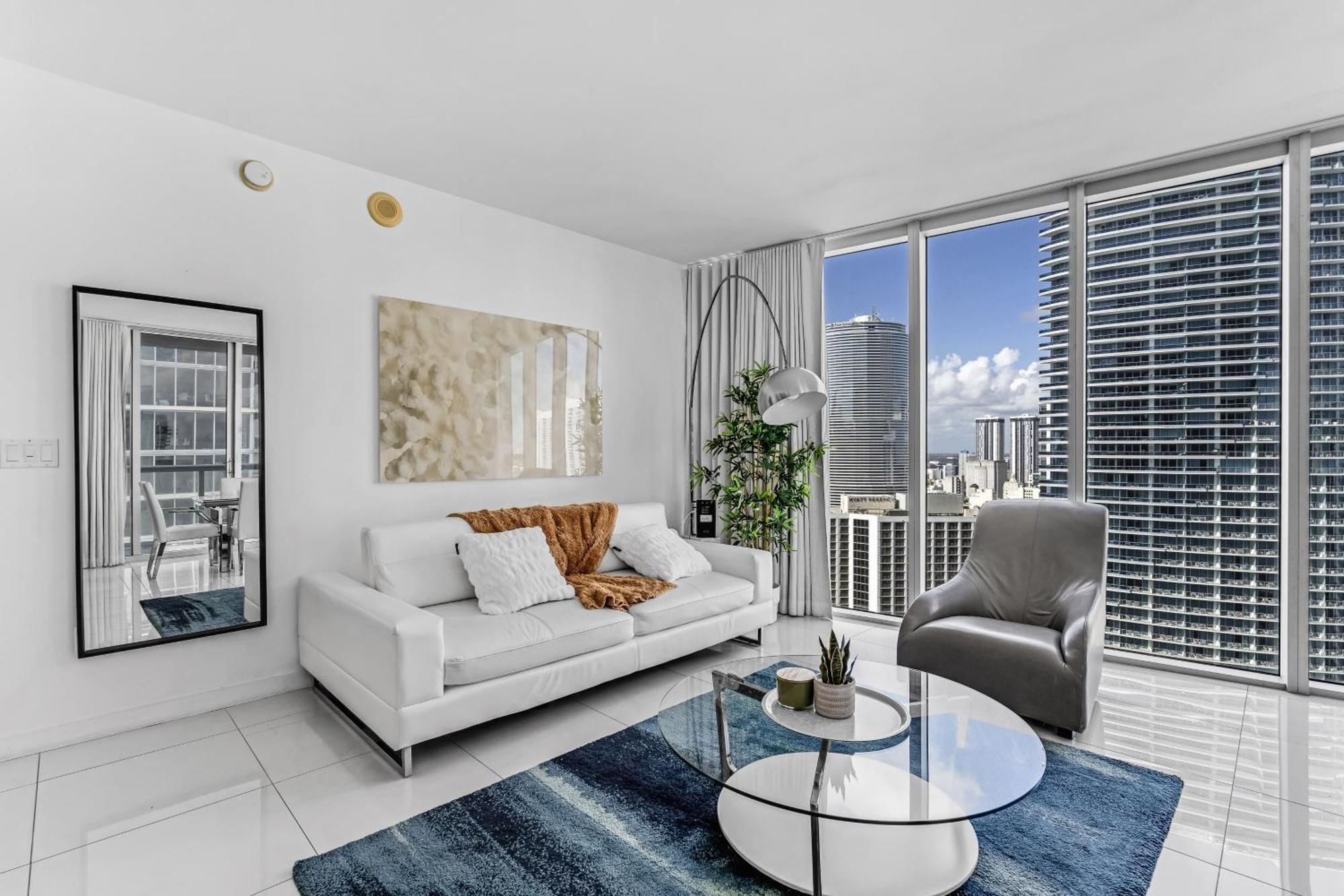 Luxurious Condo At Icon With Views 마이애미 외부 사진