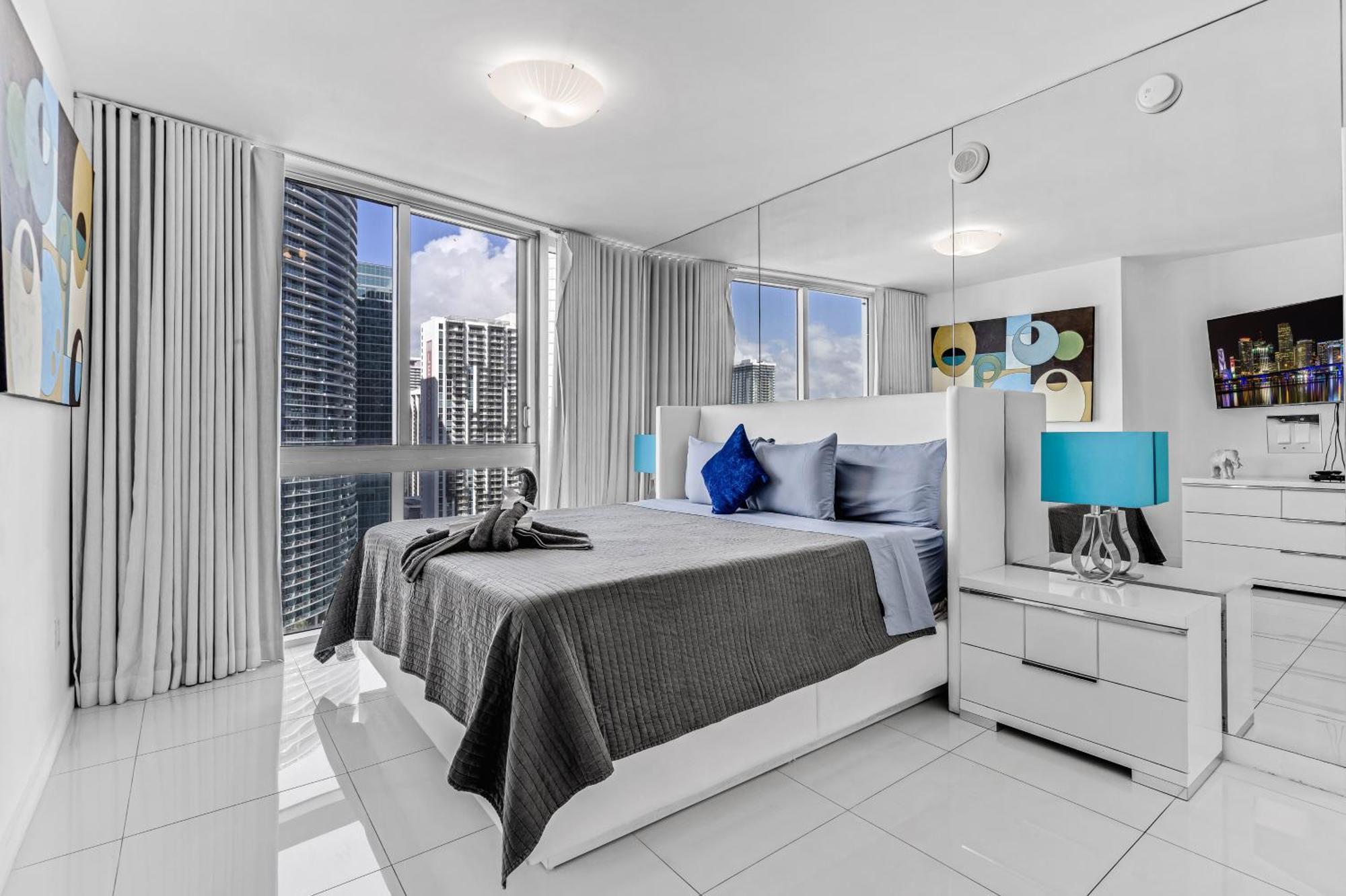 Luxurious Condo At Icon With Views 마이애미 외부 사진