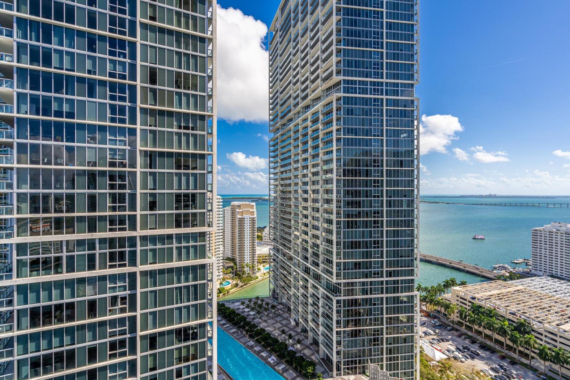 Luxurious Condo At Icon With Views 마이애미 외부 사진