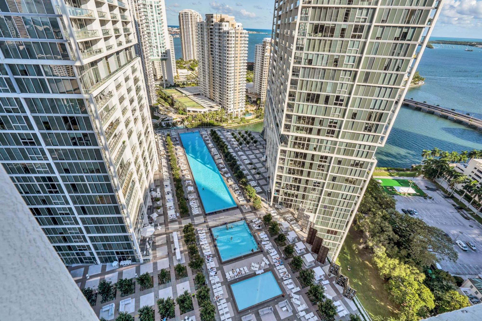 Luxurious Condo At Icon With Views 마이애미 외부 사진