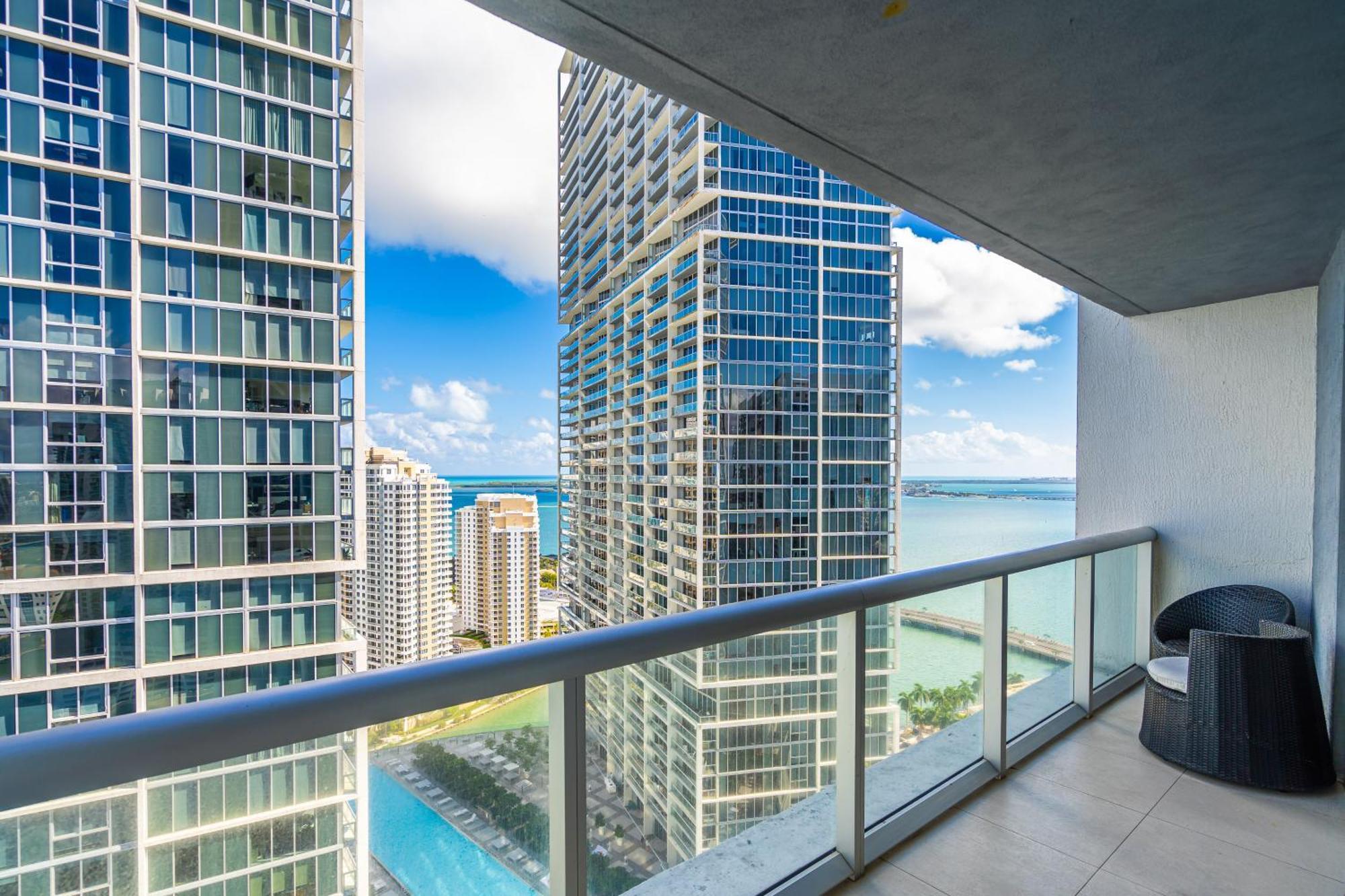 Luxurious Condo At Icon With Views 마이애미 외부 사진