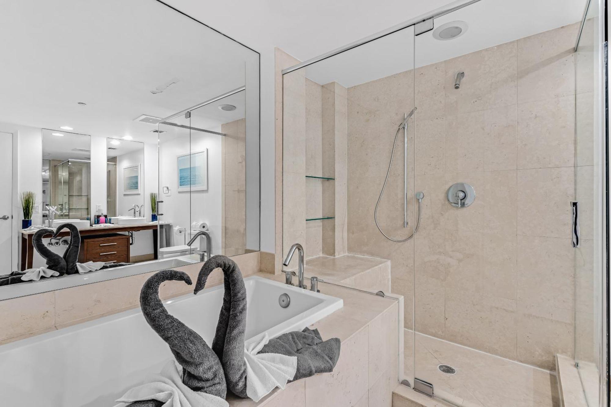 Luxurious Condo At Icon With Views 마이애미 외부 사진
